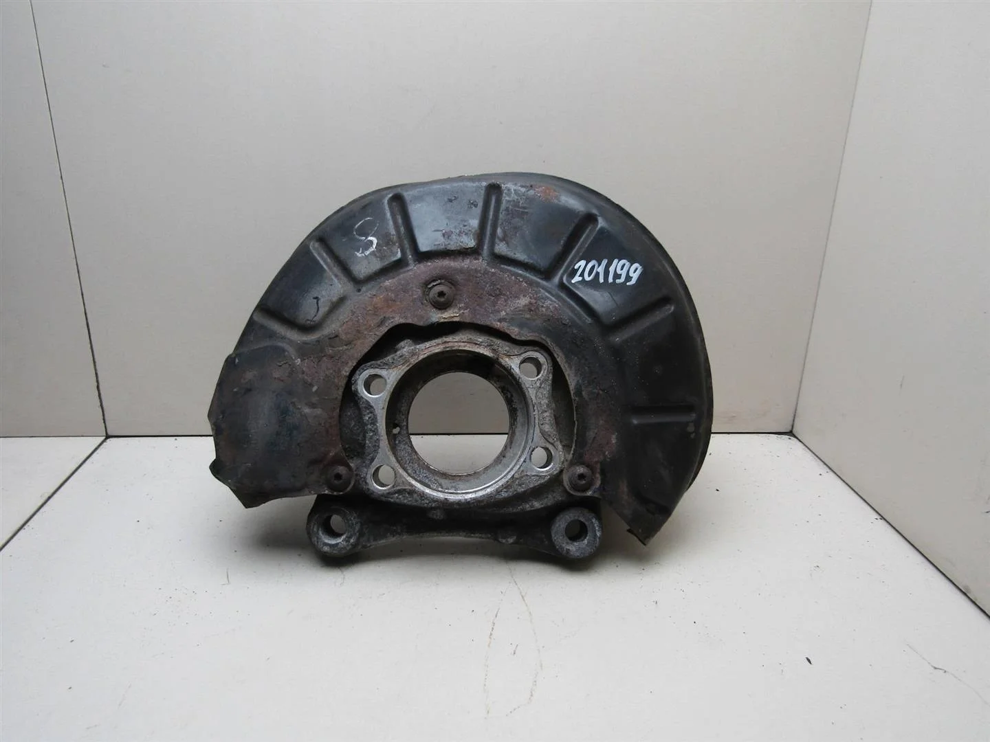 Кулак поворотный передний правый VW Passat (B6) 2005-2010  [3C0407254F]  в Вологде