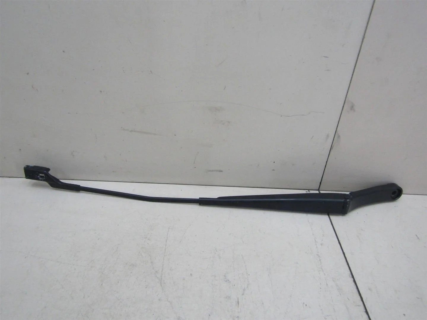 Поводок стеклоочистителя передний правый VW Passat (B6) 2005-2010  [3C1955410B]  в Вологде