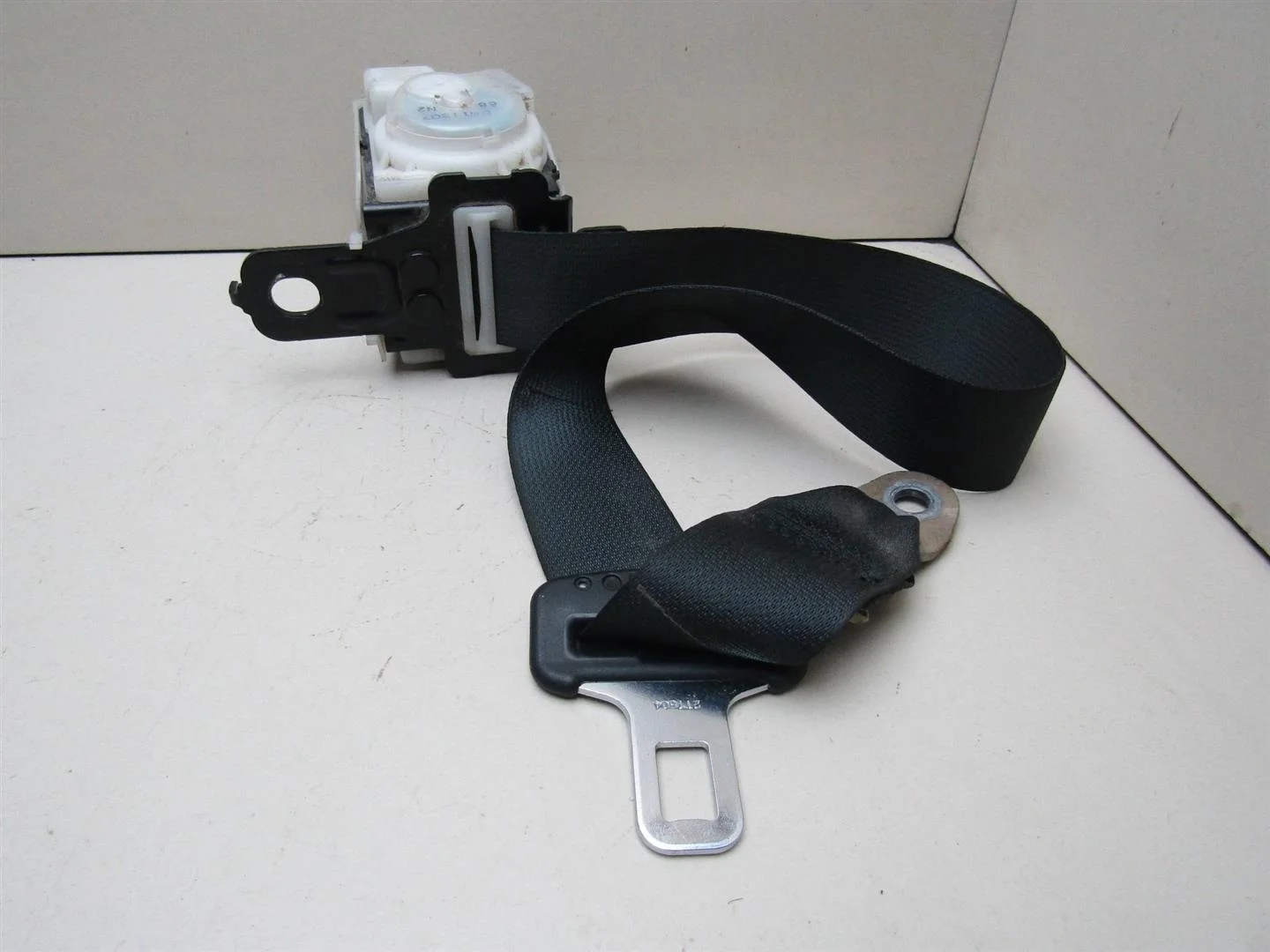 Ремень безопасности Mitsubishi Lancer (CS) 2003-2006  [MR986115HB]  1.6 16V 4G18 в Вологде