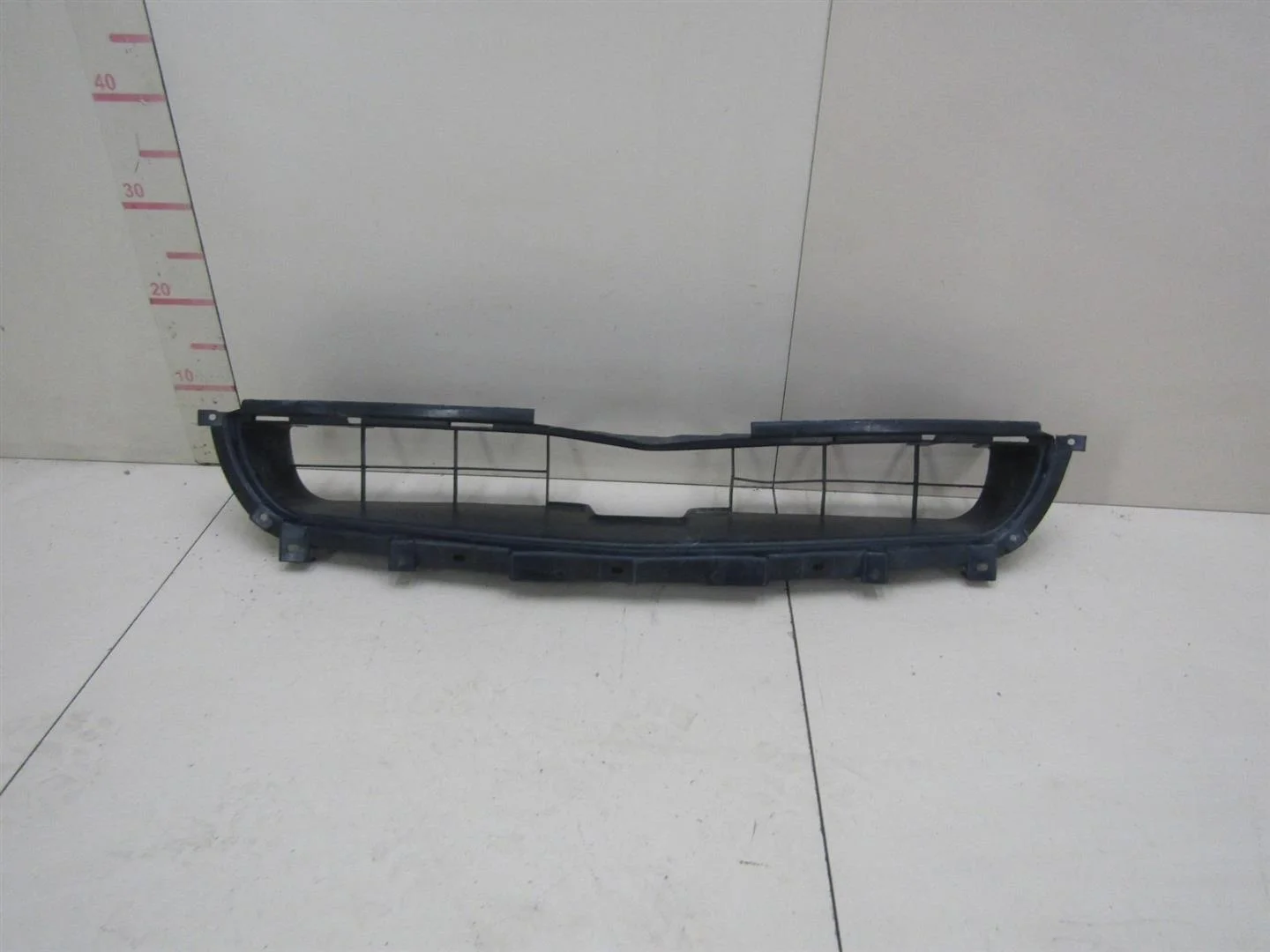 Решетка в бампер центральная Mitsubishi Lancer (CS) 2003-2006  [MN126459]  1.6 16V 4G18 в Вологде