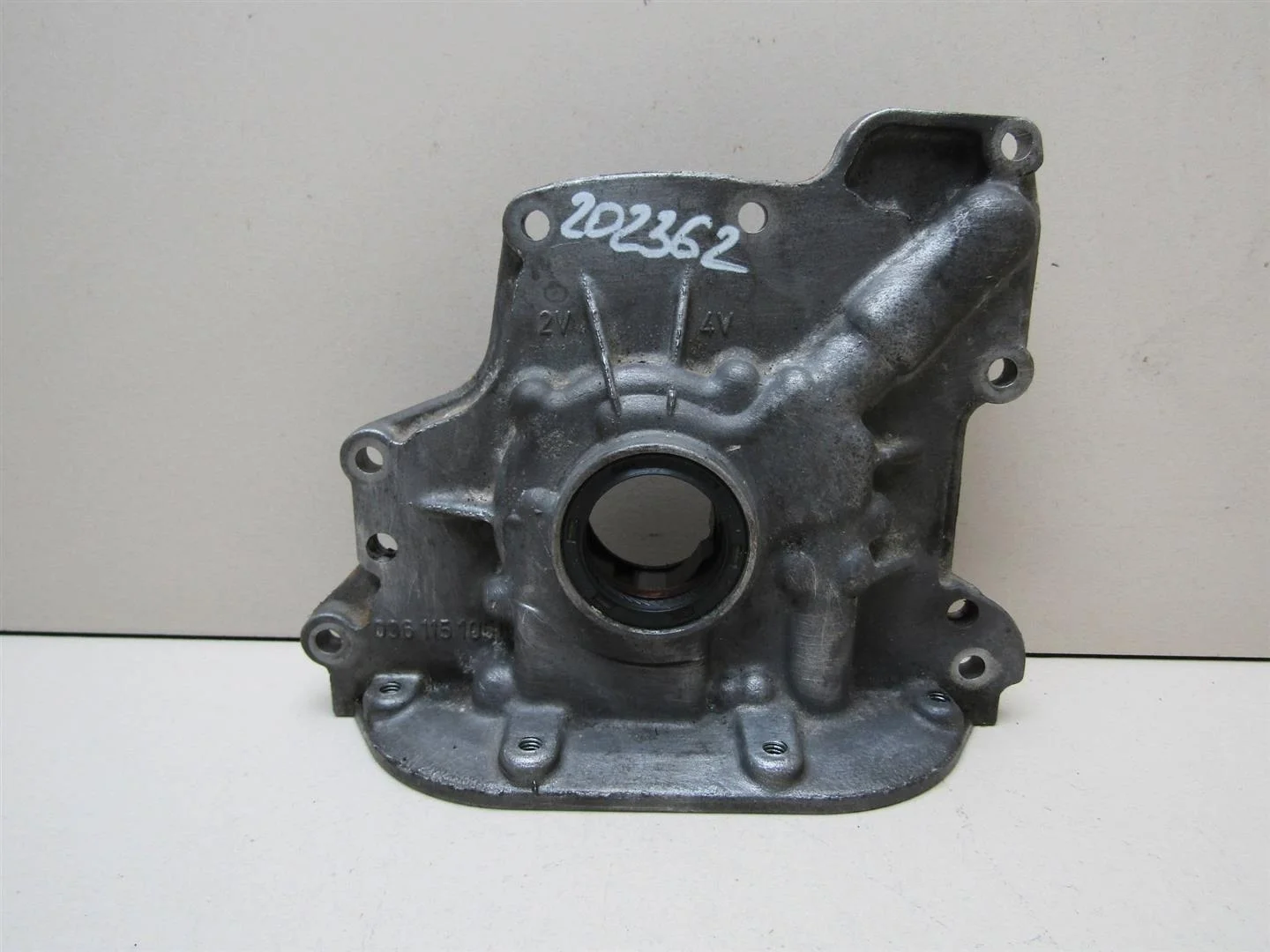 Насос масляный VW Polo 2001-2009  [036115105D]  1.4 1.6 16V в Вологде