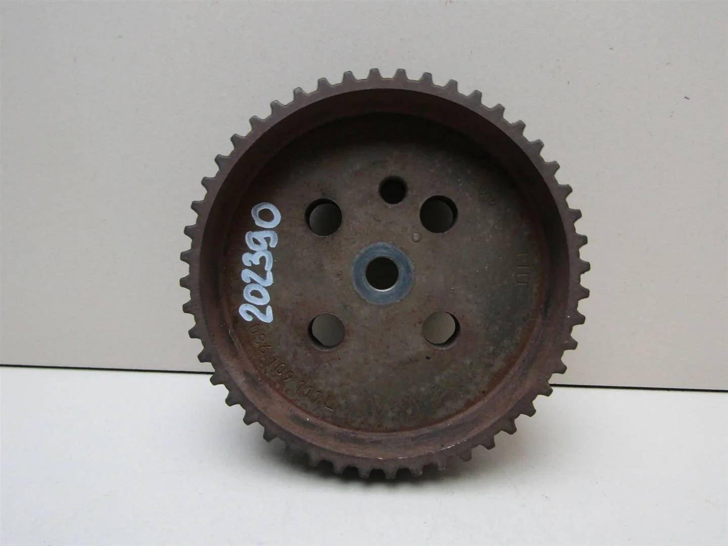 Шестерня (шкив) распредвала Skoda Octavia (A4 1U-) 2000-2011  [036109111L]  1.4-1.6 16V в Вологде