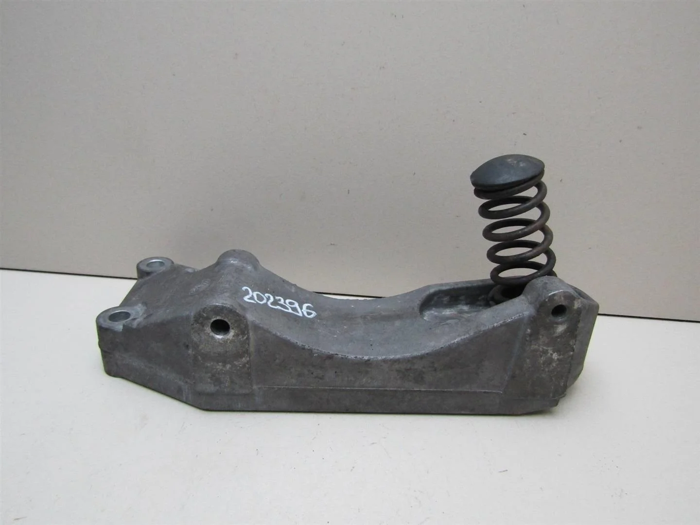 Кронштейн генератора Skoda Octavia (A5 1Z-) 2004-2013  [030145169N]  в Вологде