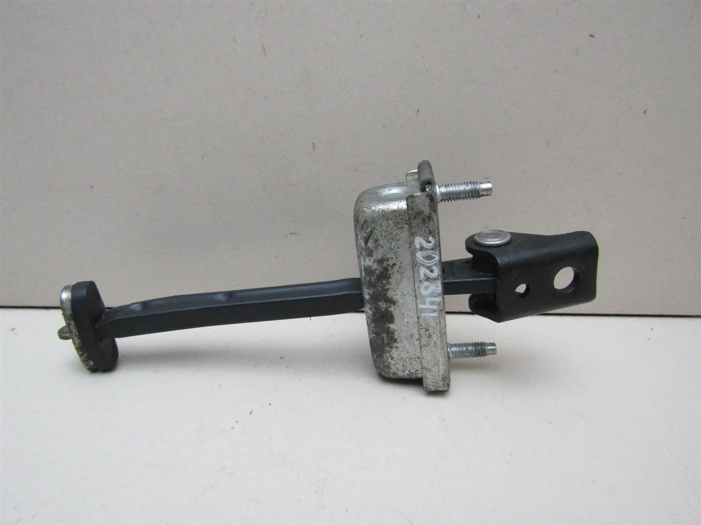 Ограничитель двери Ford Focus II 2008-2011  [1641573]  1.6 16V SIDA в Вологде