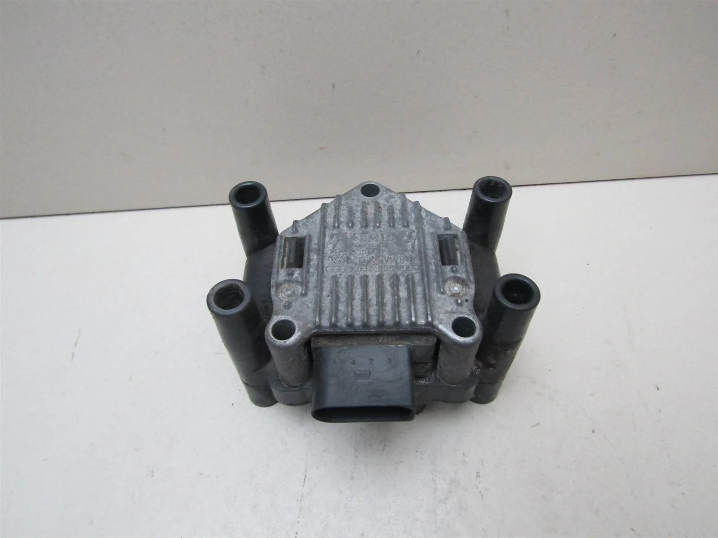 Катушка зажигания Skoda Octavia (A4 1U-) 2000-2011  [032905106B]  1.6 8V BFQ в Вологде