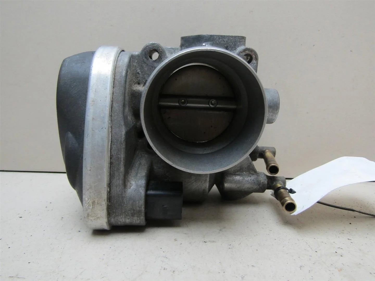 Заслонка дроссельная Skoda Octavia (A4 1U-) 2000-2011  [06A133062AB]  1.6 8V BFQ в Вологде