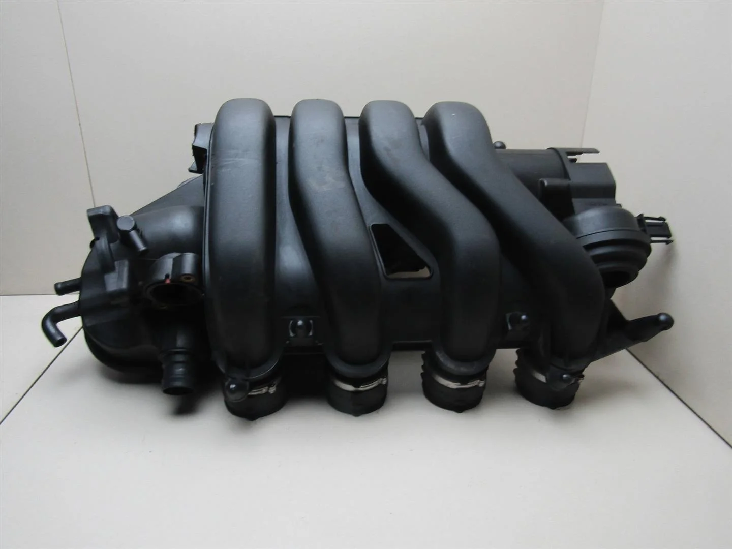 Коллектор впускной VW Passat (B6) 2005-2010  [06F133213G]  2.0 BVY в Вологде