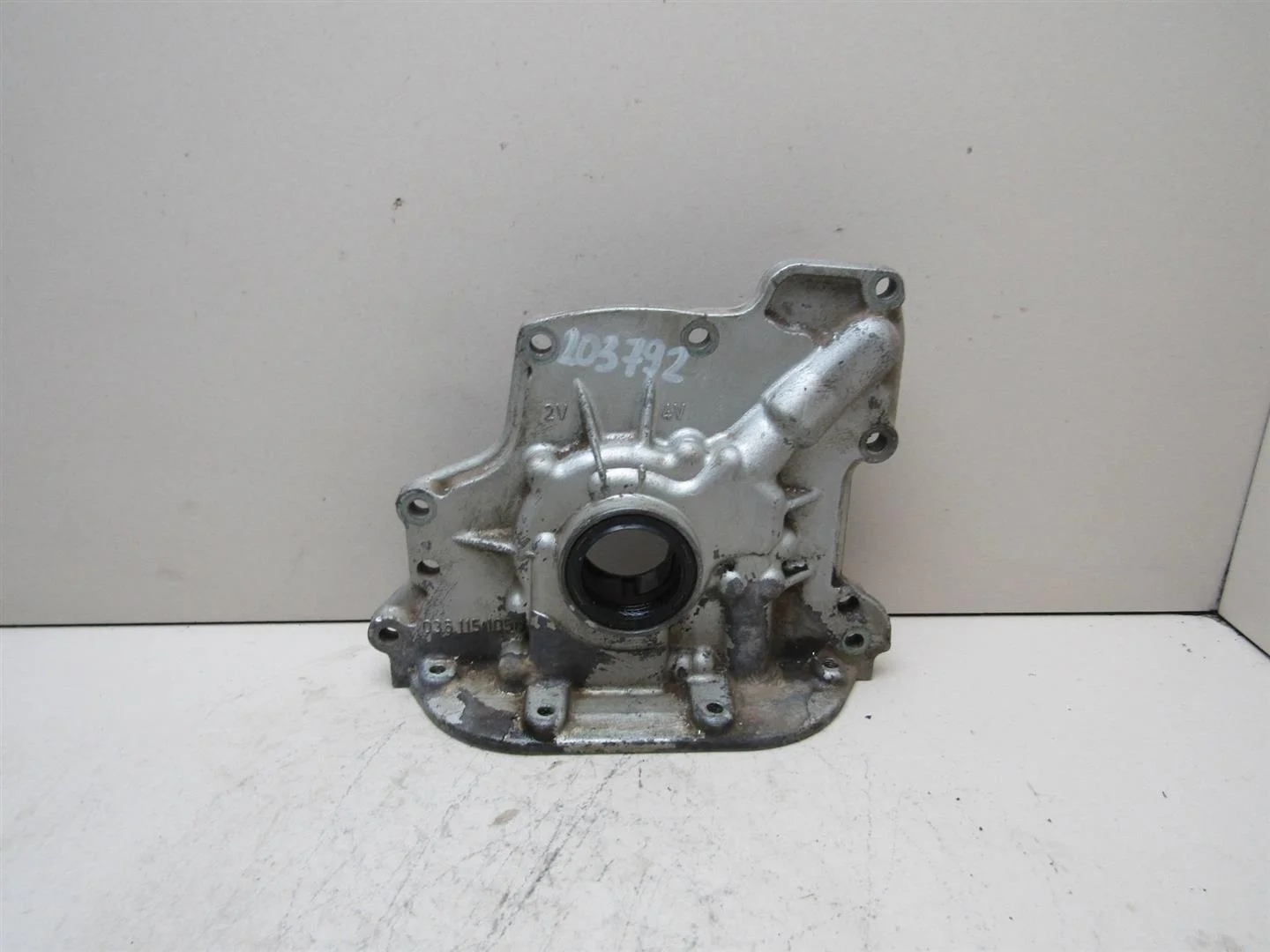 Насос масляный VW Polo 2001-2009  [036115105D]  1.4 1.6 16V в Вологде