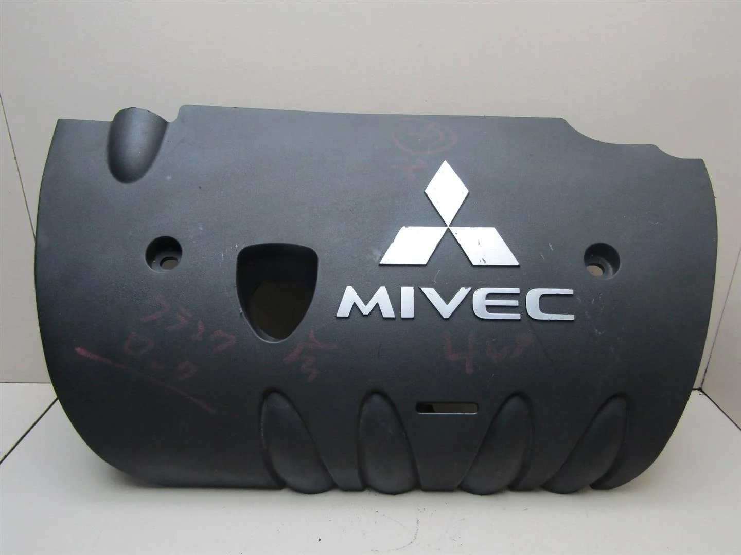 Накладка декоративная Mitsubishi Outlander XL (CW) 2006-2012  [1003A058]  2.4 4B12 в Вологде