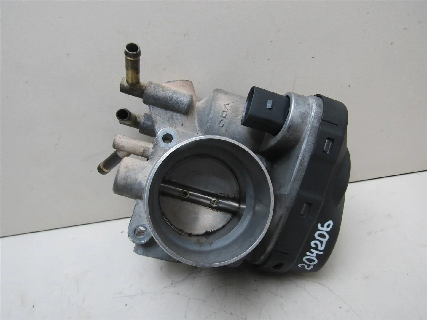 Заслонка дроссельная VW Golf IV \Bora 1997-2005  [06A133062A]  1.6 AVU,BFQ в Вологде
