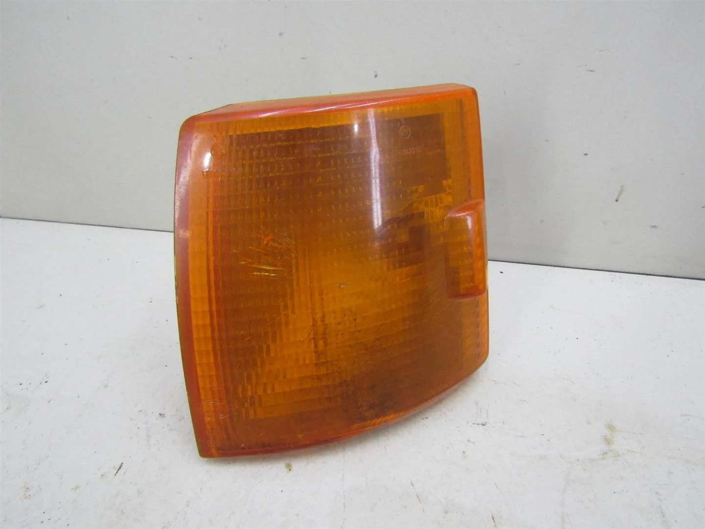 Указатель поворота левый желтый VW Transporter T4 1991-1995  [701953049]  в Вологде