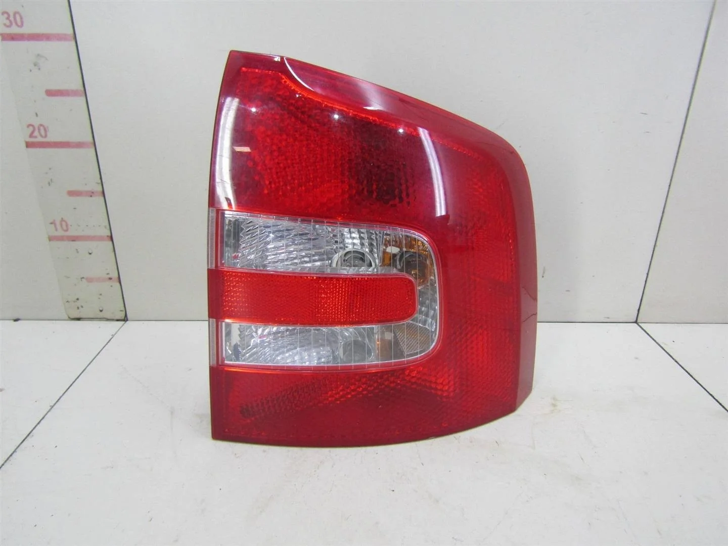 Фонарь задний правый Skoda Octavia (A5 1Z-) 2004-2013  [1Z9945112B]  в Вологде