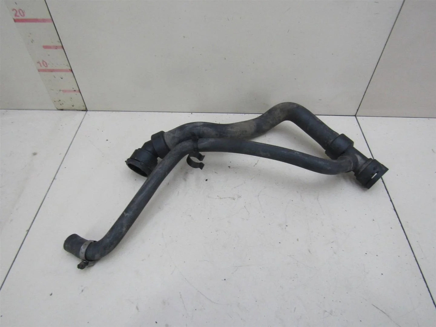 Патрубок радиатора VW Passat (B5) 1996-2000  [8D0121055J]  1.6 AHL в Вологде