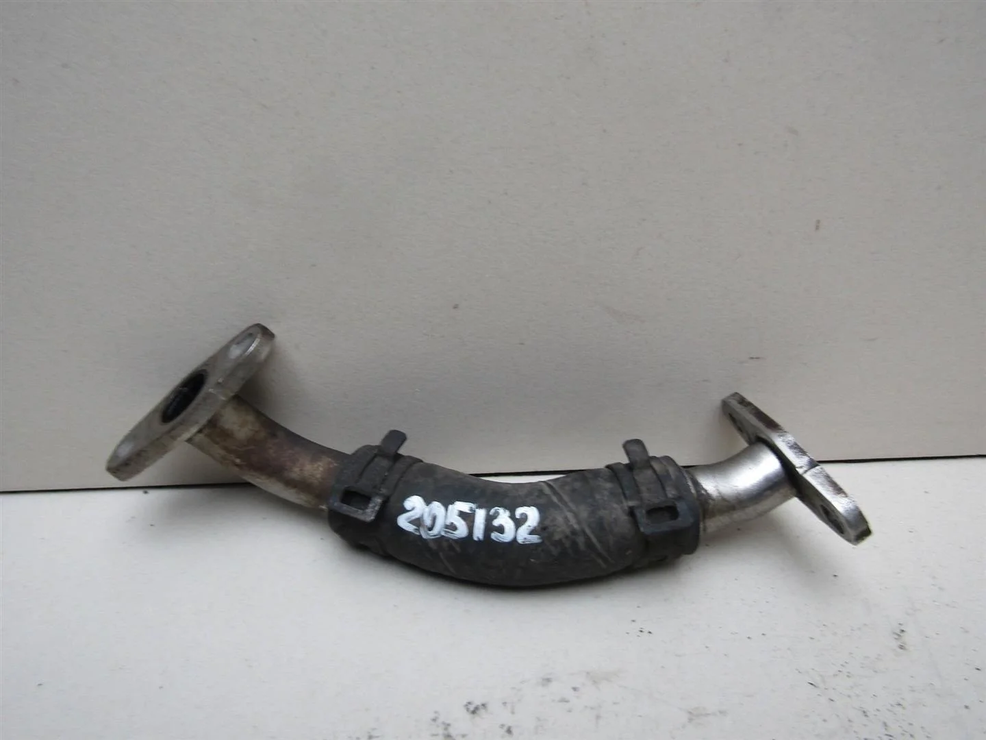 Трубка турбины VW Passat (B6) 2005-2010  [06H145735H]  1.8 BZB / CDA в Вологде