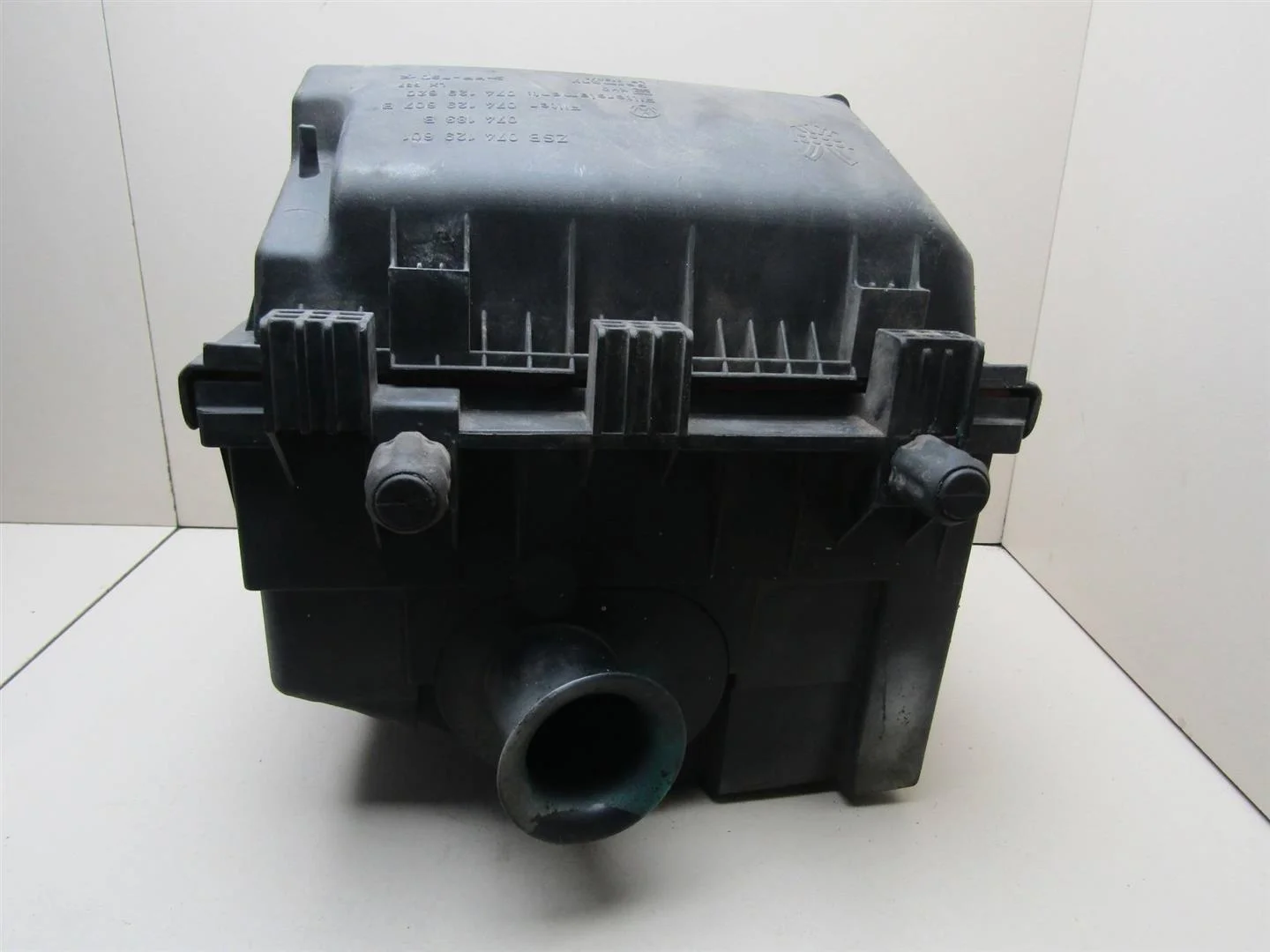 Корпус воздушного фильтра VW Transporter T4 1996-2003  [074129607M ]  2.5 в Вологде