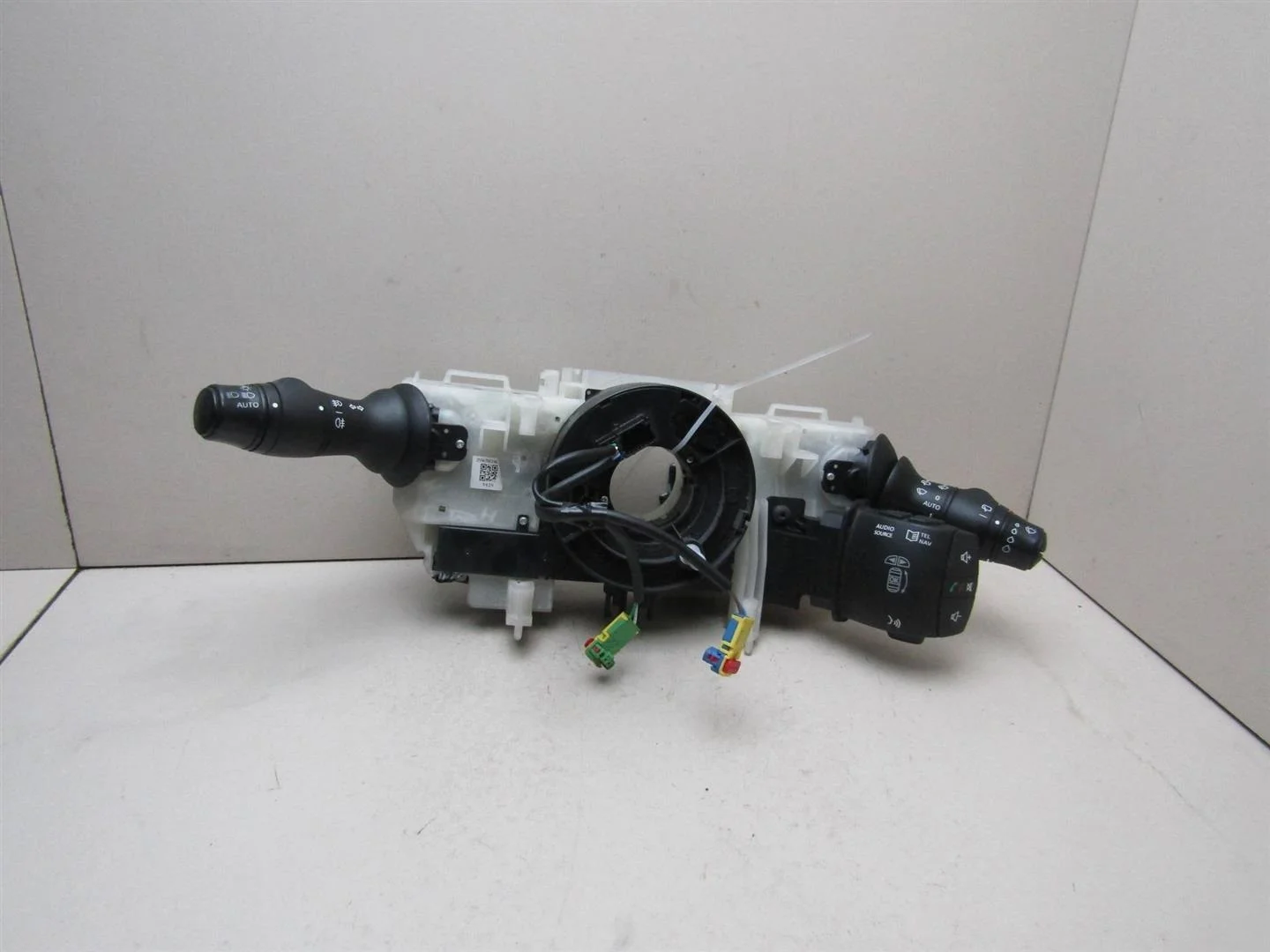 Переключатель подрулевой в сборе Renault Megane III 2009-нв  [255670019R]  в Вологде