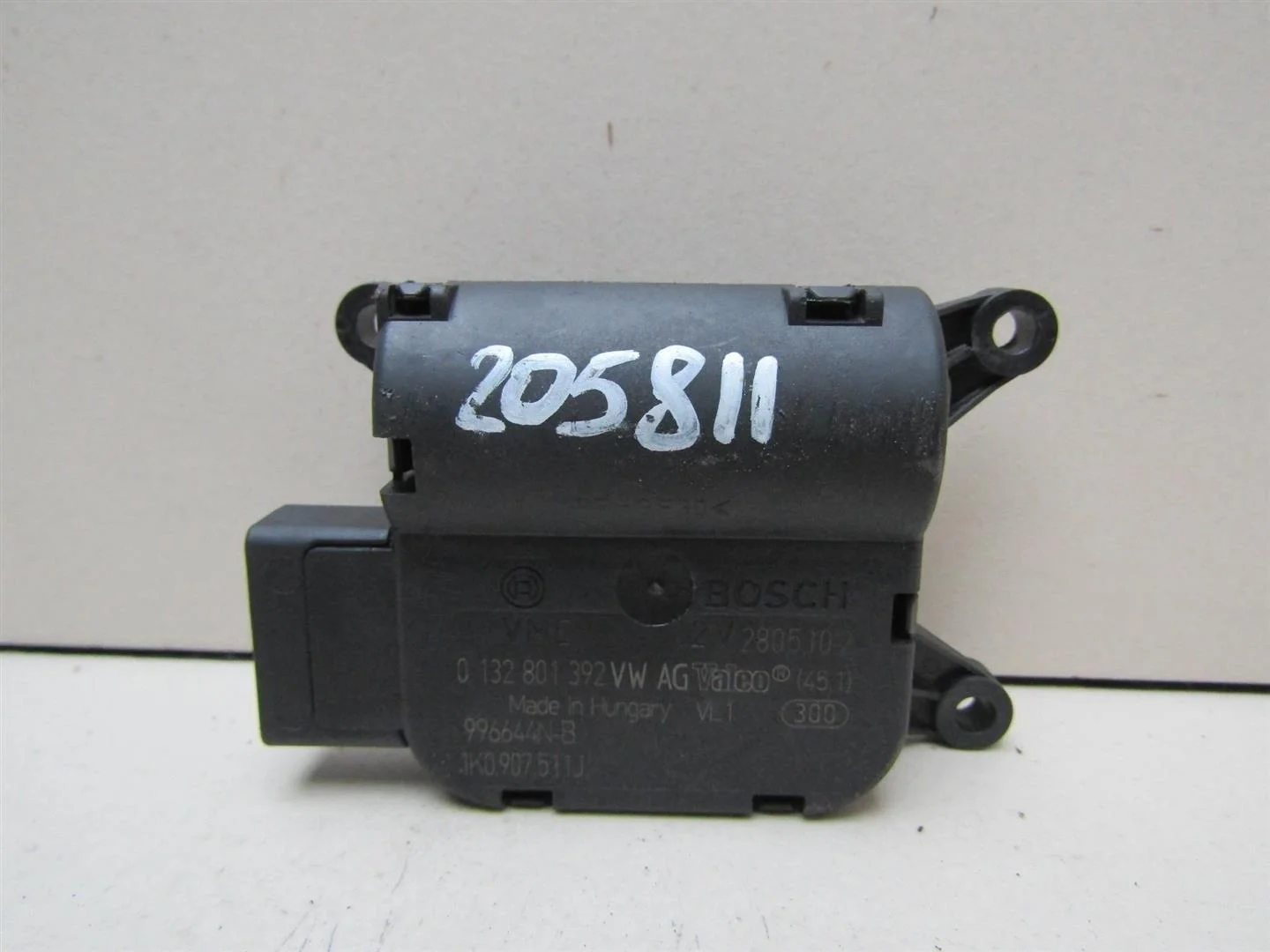 Моторчик заслонки печки Skoda Octavia (A5 1Z-) 2004-2013  [1K0907511J]  в Вологде