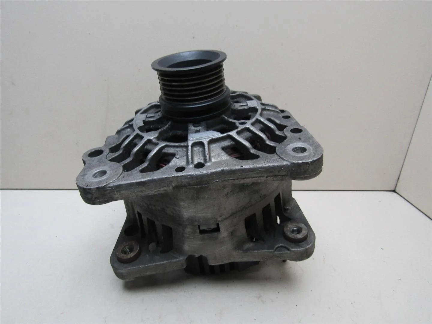 Генератор Seat Ibiza III 1999-2002  [037903025T]  в Вологде