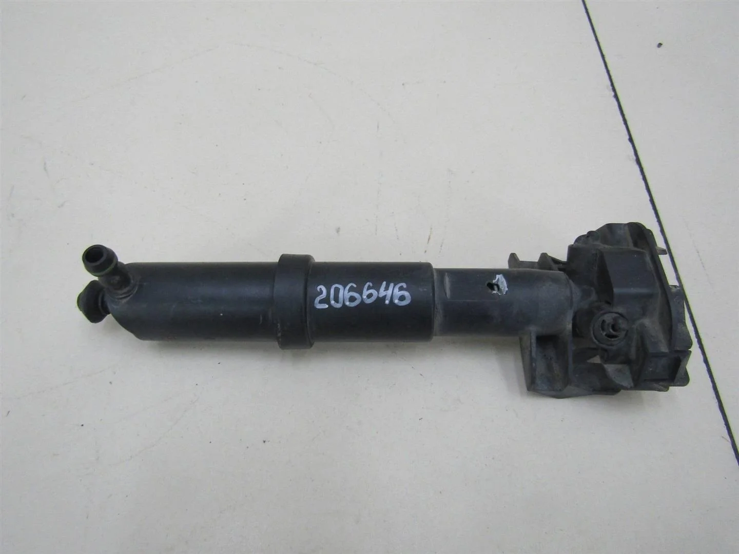 Форсунка омывателя фары Mercedes Benz W210 E-Klasse 1995-2000  [A2108600647]  2.9 OM602.982 в Вологде