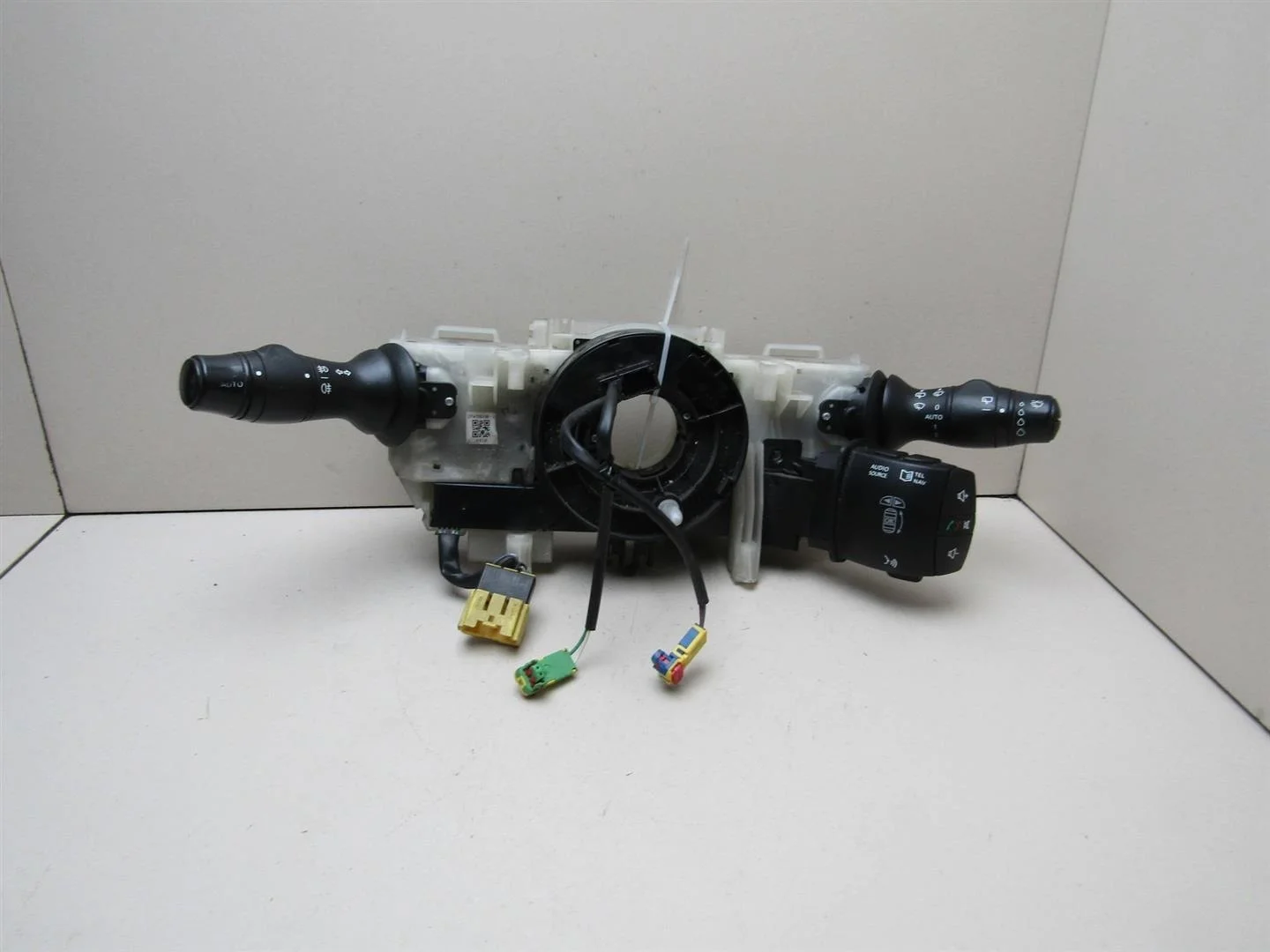 Переключатель подрулевой в сборе Renault Megane III 2009-нв  [255670019R]  в Вологде