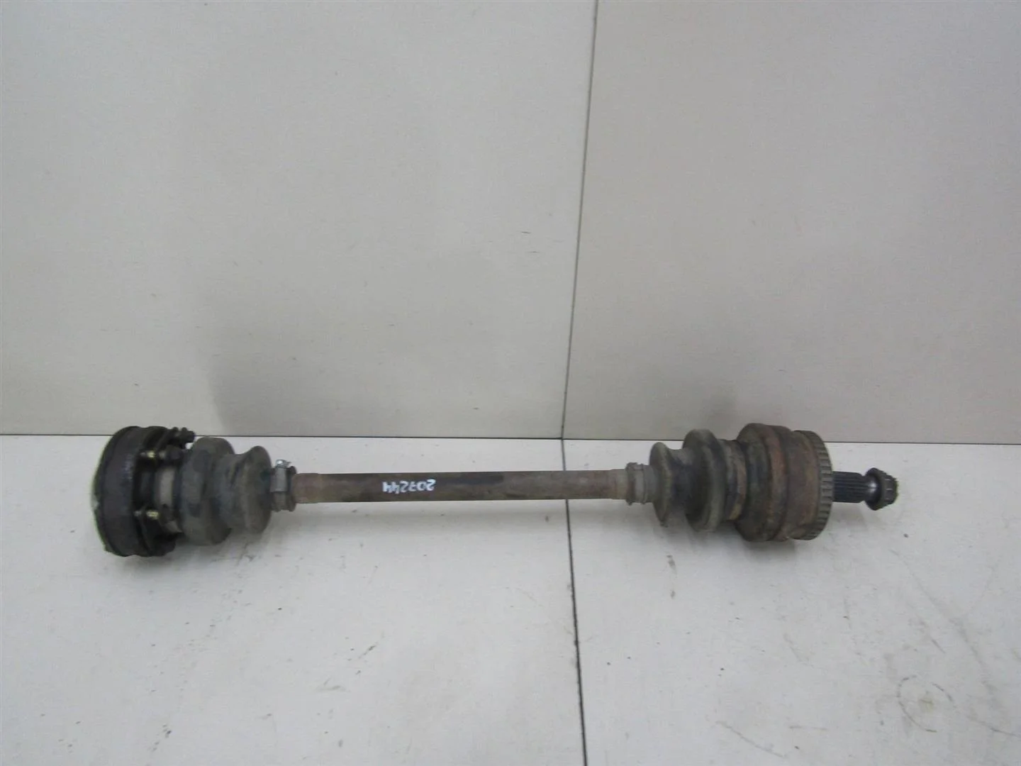 Полуось задняя Mercedes Benz W210 E-Klasse 1995-2000  [A2103508510]  2.9 OM602.982 в Вологде