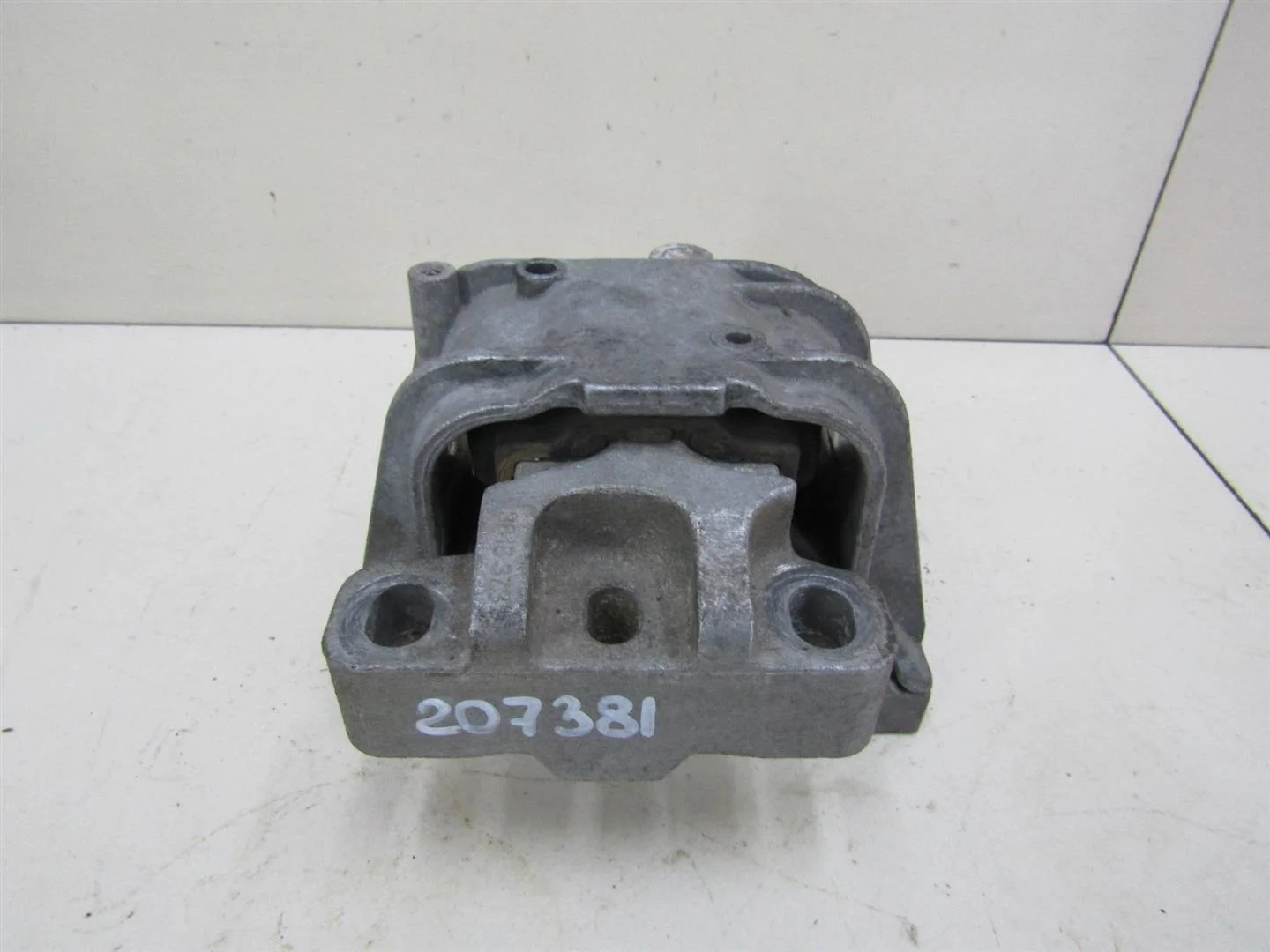 Опора двигателя правая Skoda Octavia (A5 1Z-) 2004-2013  [1K0199262J]  1.4 BUD в Вологде