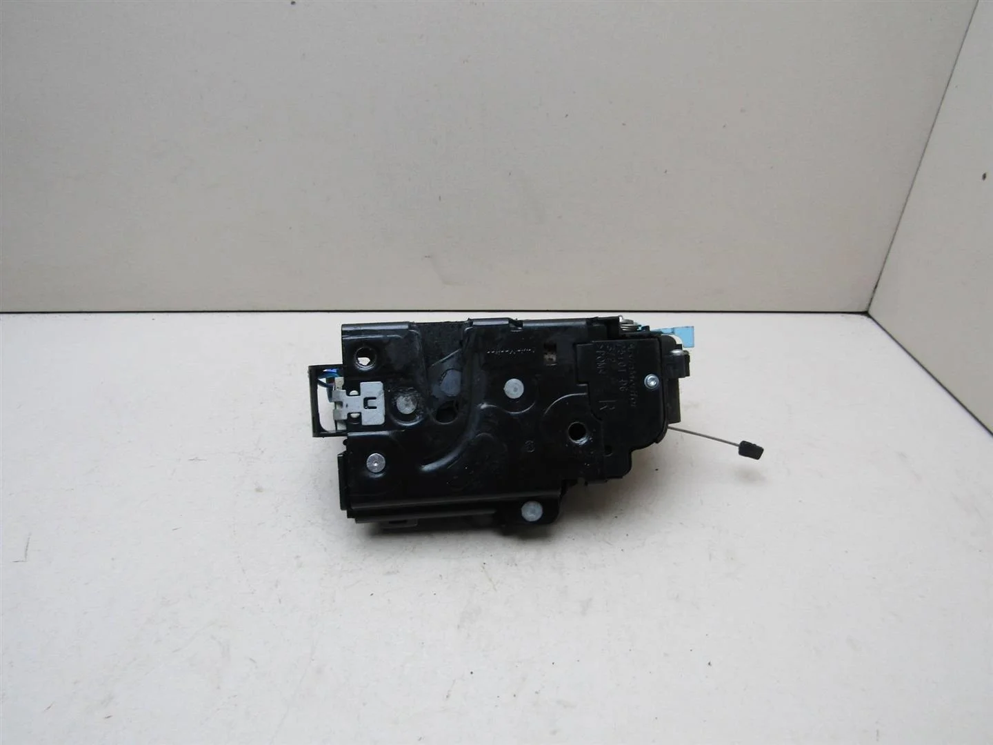 Замок двери передней правой Skoda Octavia (A5 1Z-) 2004-2013  [3D2837016J]  1.4 BUD в Вологде