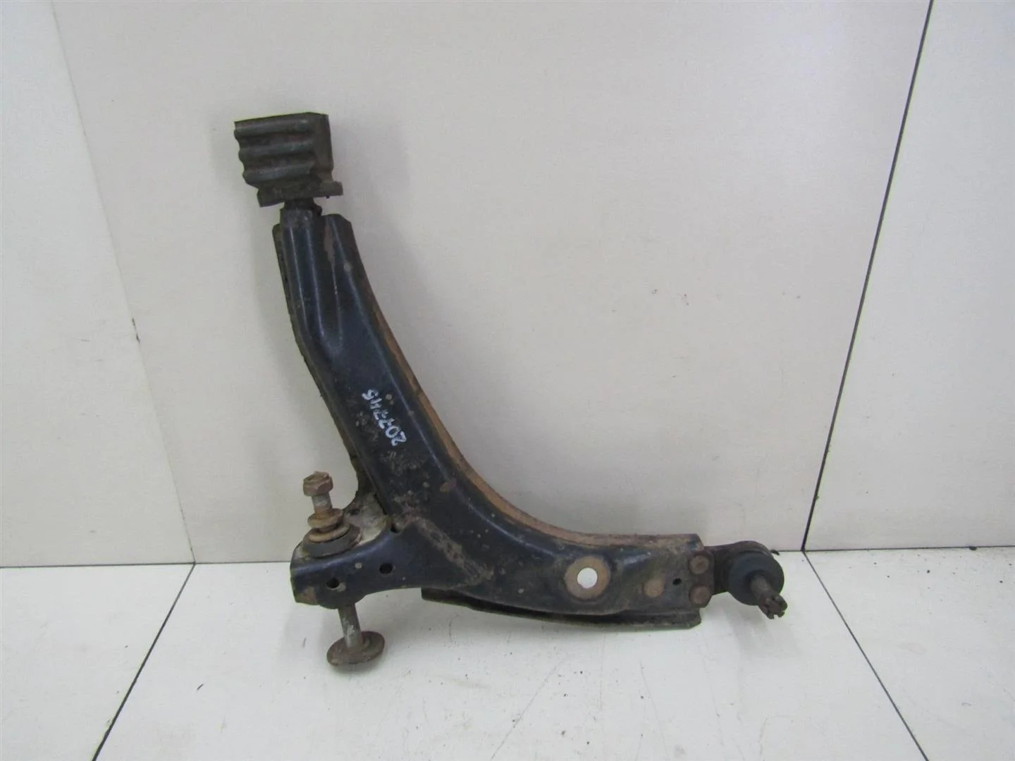 Рычаг передний левый Daewoo Nexia 1995-2016  [96445371]  в Вологде