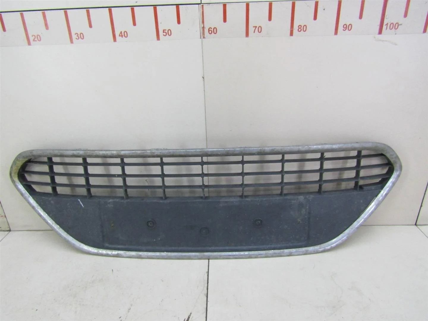 Решетка в бампер центральная Ford Focus II 2008-2011  [1520644]  1.6 16V SIDA в Вологде