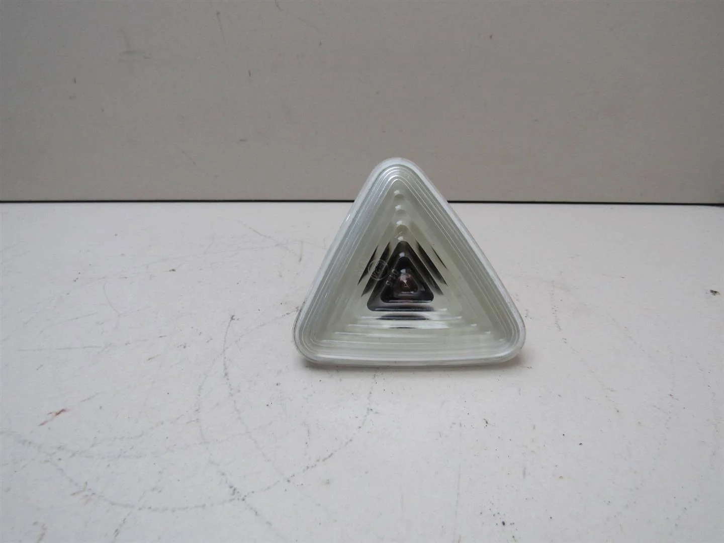 Повторитель на крыло Renault Kangoo 2008-2021  [8200439492]  в Вологде