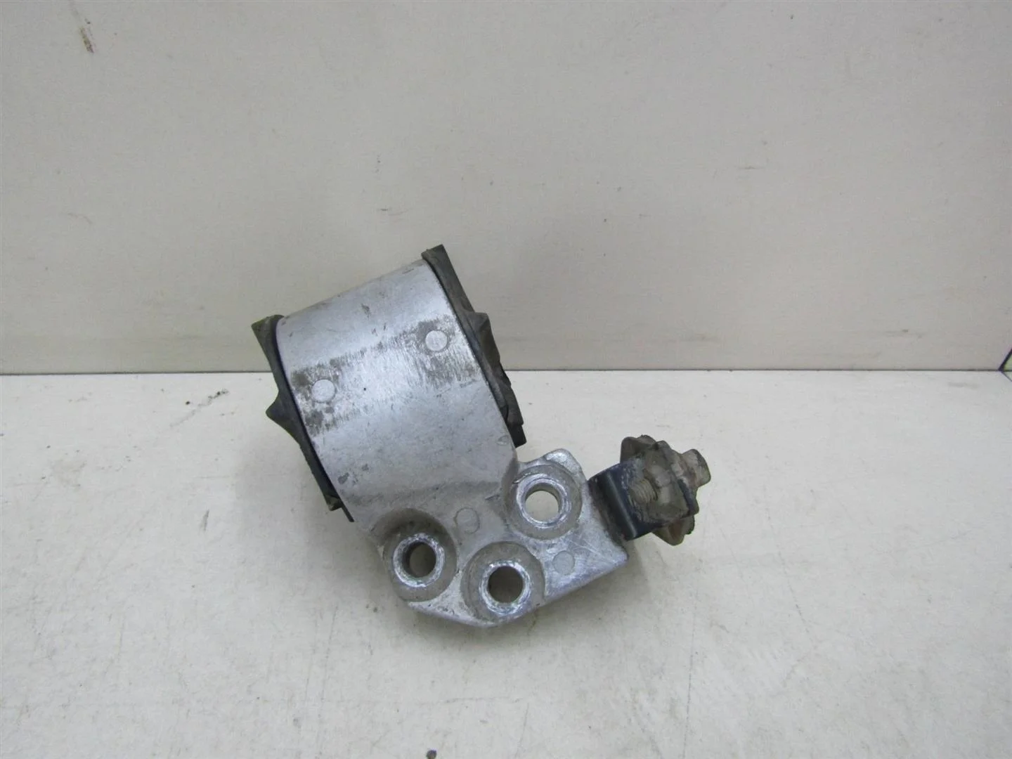 Опора двигателя правая Hyundai Accent II (+ТАГАЗ) 2000-2012   [2181025110]  1.5 16V G4EC в Вологде