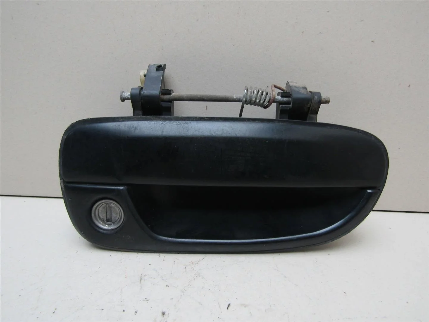 Ручка двери передней наружная правая Hyundai Accent II (+ТАГАЗ) 2000-2012   [8266025000]  1.5 16V G4EC в Вологде