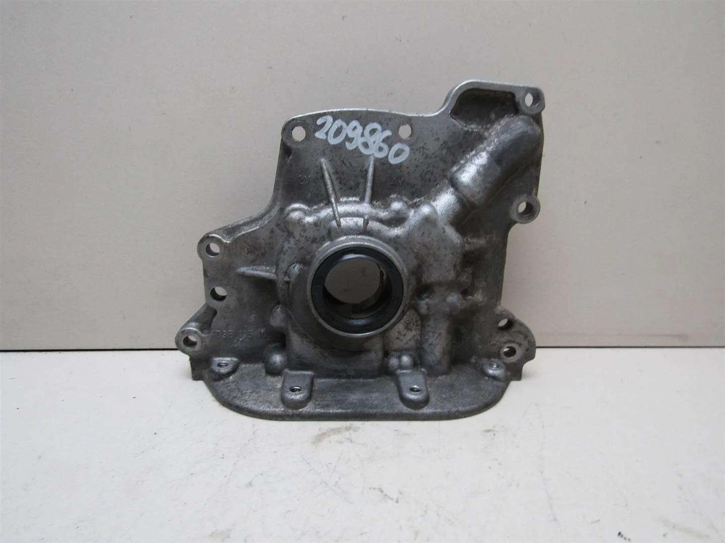 Насос масляный Skoda Octavia (A4 1U-) 2000-2011  [036115105D]  1.4 1.6 16V в Вологде