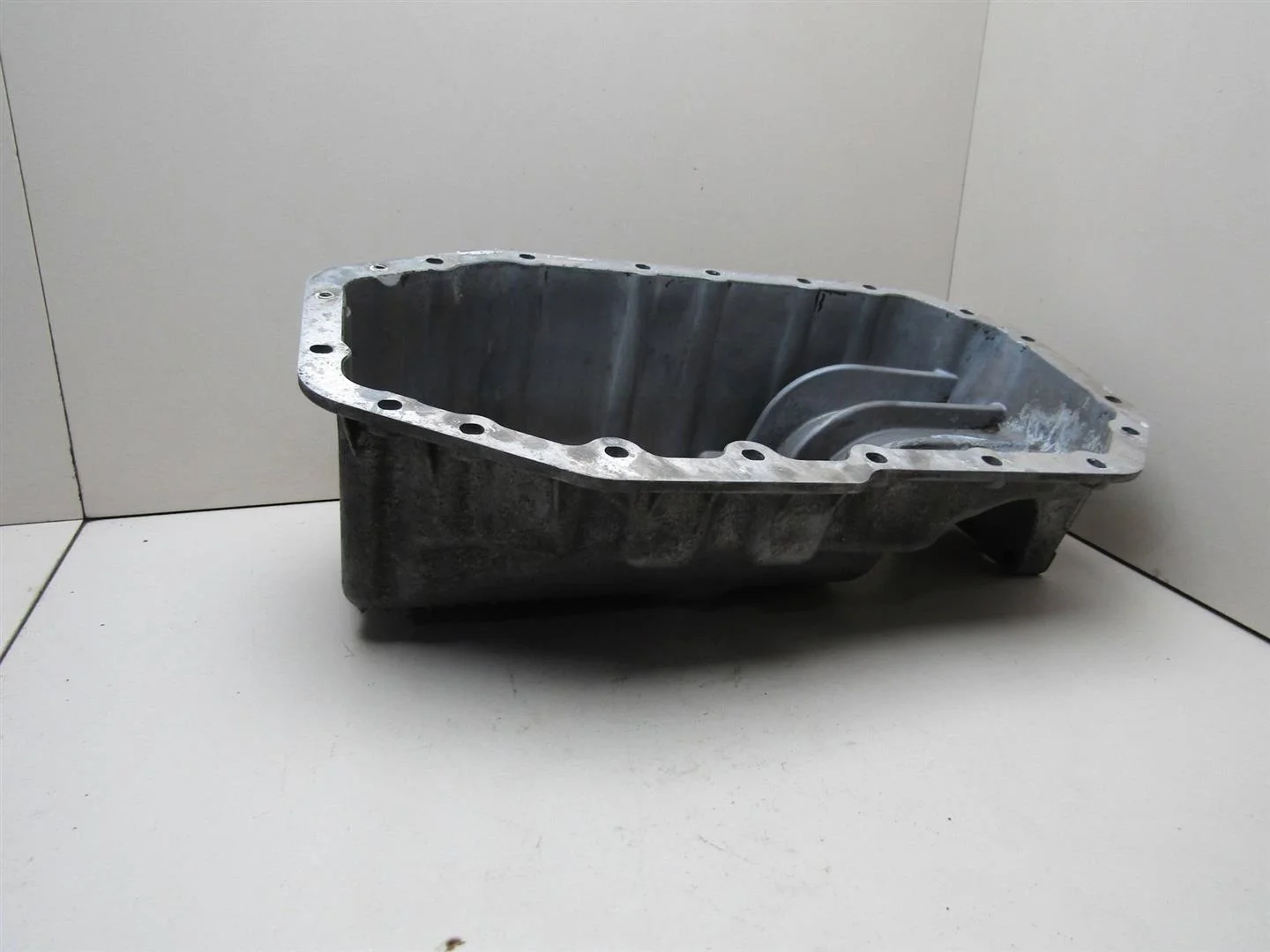 Поддон масляный двигателя VW Golf IV \Bora 1997-2005  [030103601QA]  1.4 - 1.6  16V в Вологде