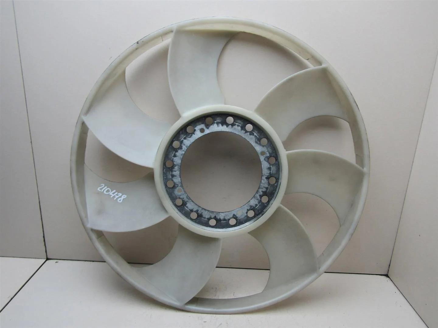 Вентилятор радиатора Ford Transit 2006-2013  [1695329]  2.4 JXFA  в Вологде