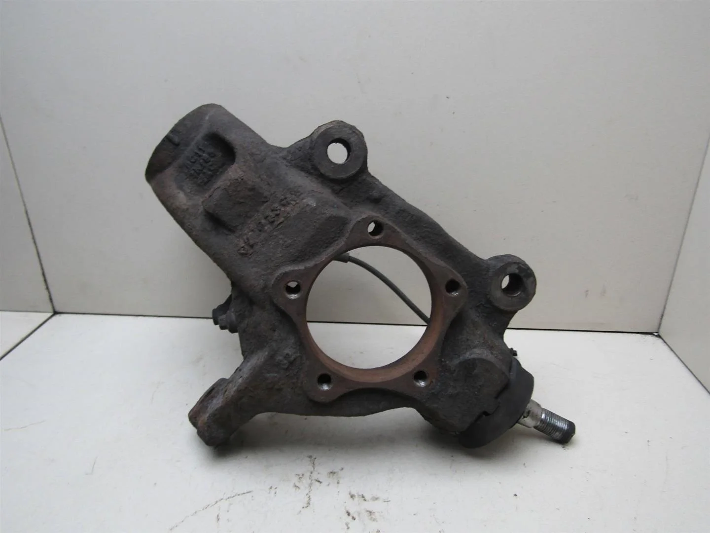 Кулак поворотный передний правый Honda CR-V 1996-2002  [1743040]  2.0 B20Z1 в Вологде