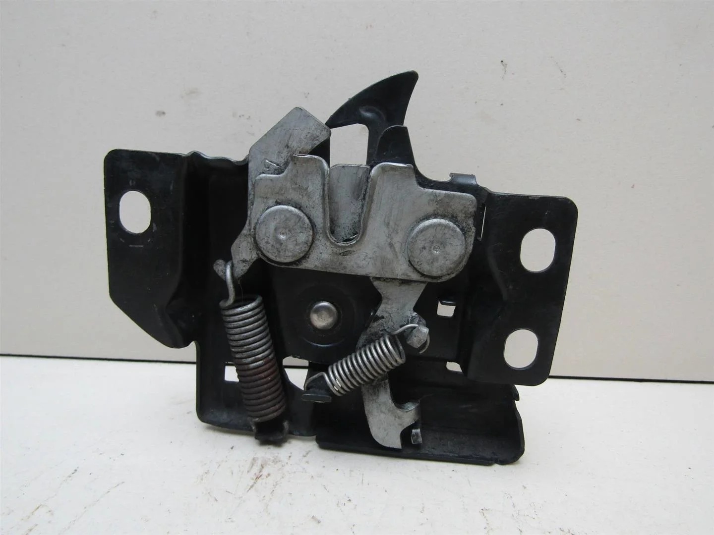 Замок капота Honda HR-V 1999-2005  [74120S2HG01]  D16W1 в Вологде