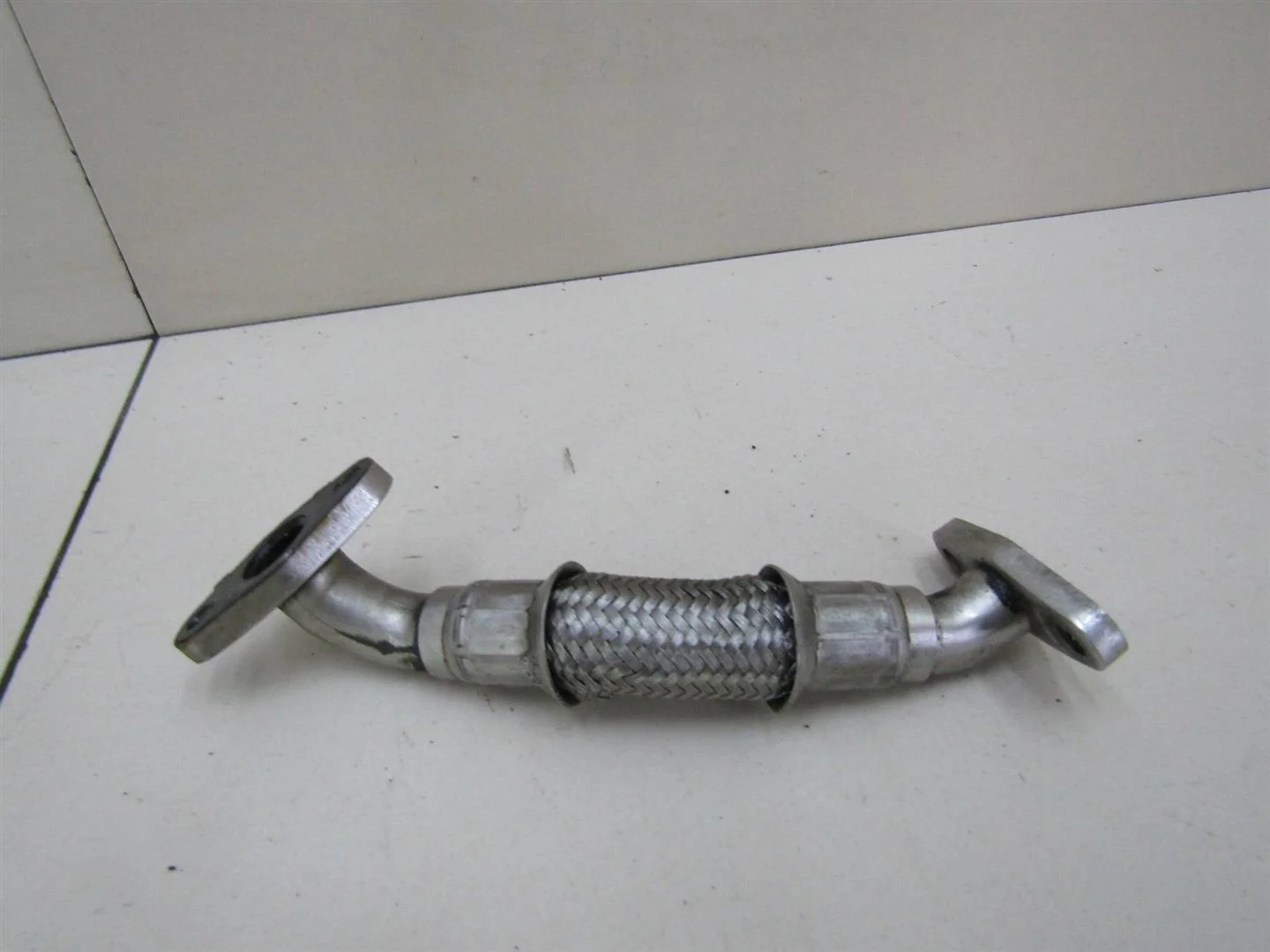 Трубка турбины VW Passat (B6) 2005-2010  [06H145735H]  1.8 BZB / CDA в Вологде