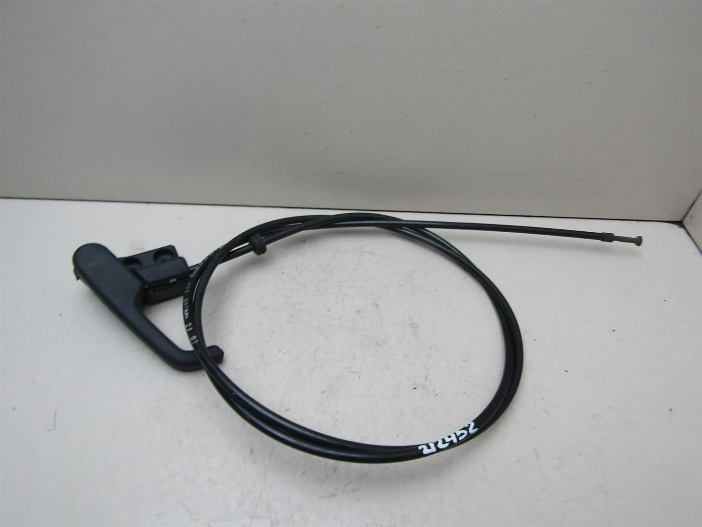 Трос открывания капота VW Crafter 2006-2019  [A9068800059]  в Вологде