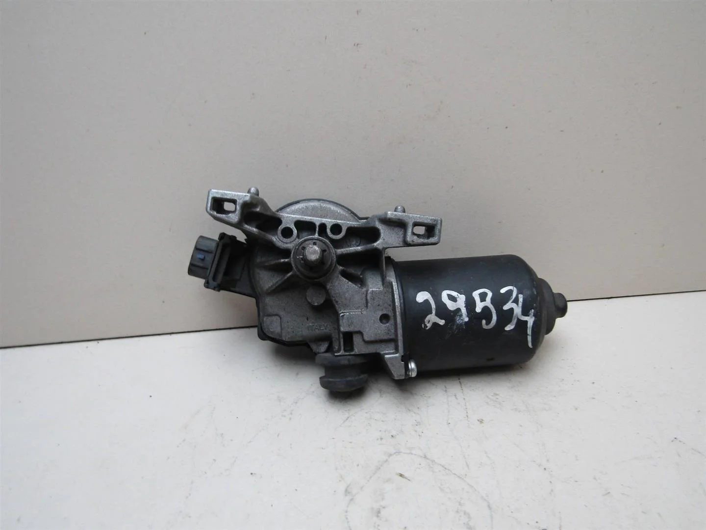 Моторчик стеклоочистителя передний Toyota Avensis II 2003-2008  [8511005060]  в Вологде