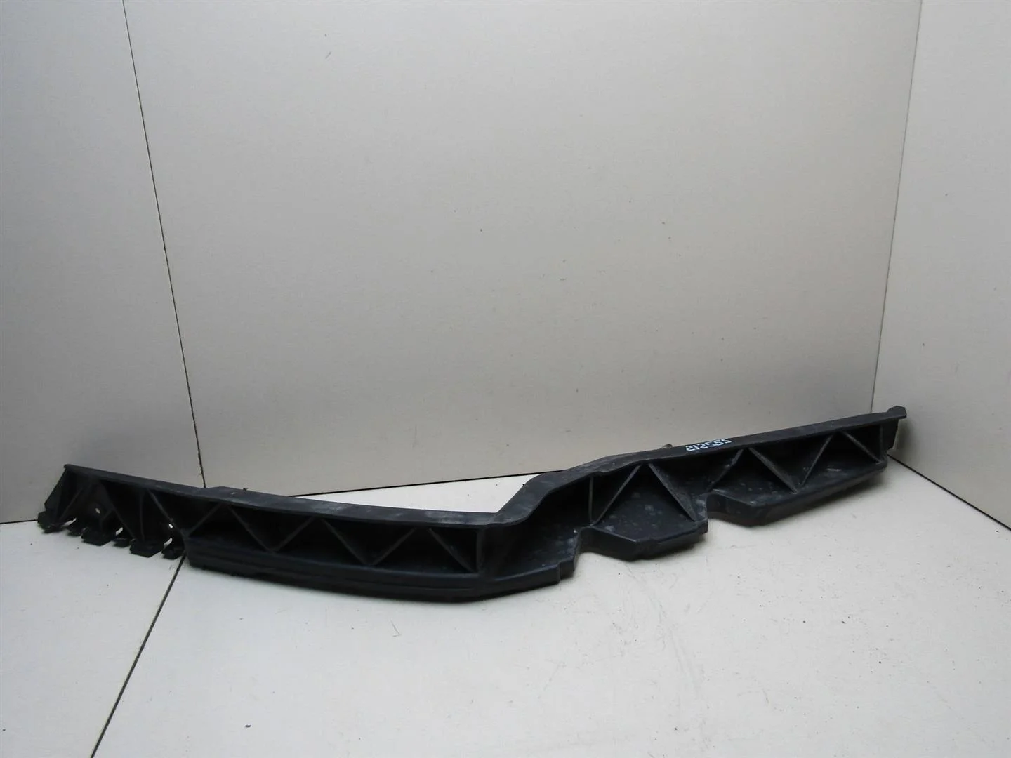 Направляющая переднего бампера левая Skoda Octavia (A5 1Z-) 2004-2013  [1Z0807183A]  1.4 BUD в Вологде