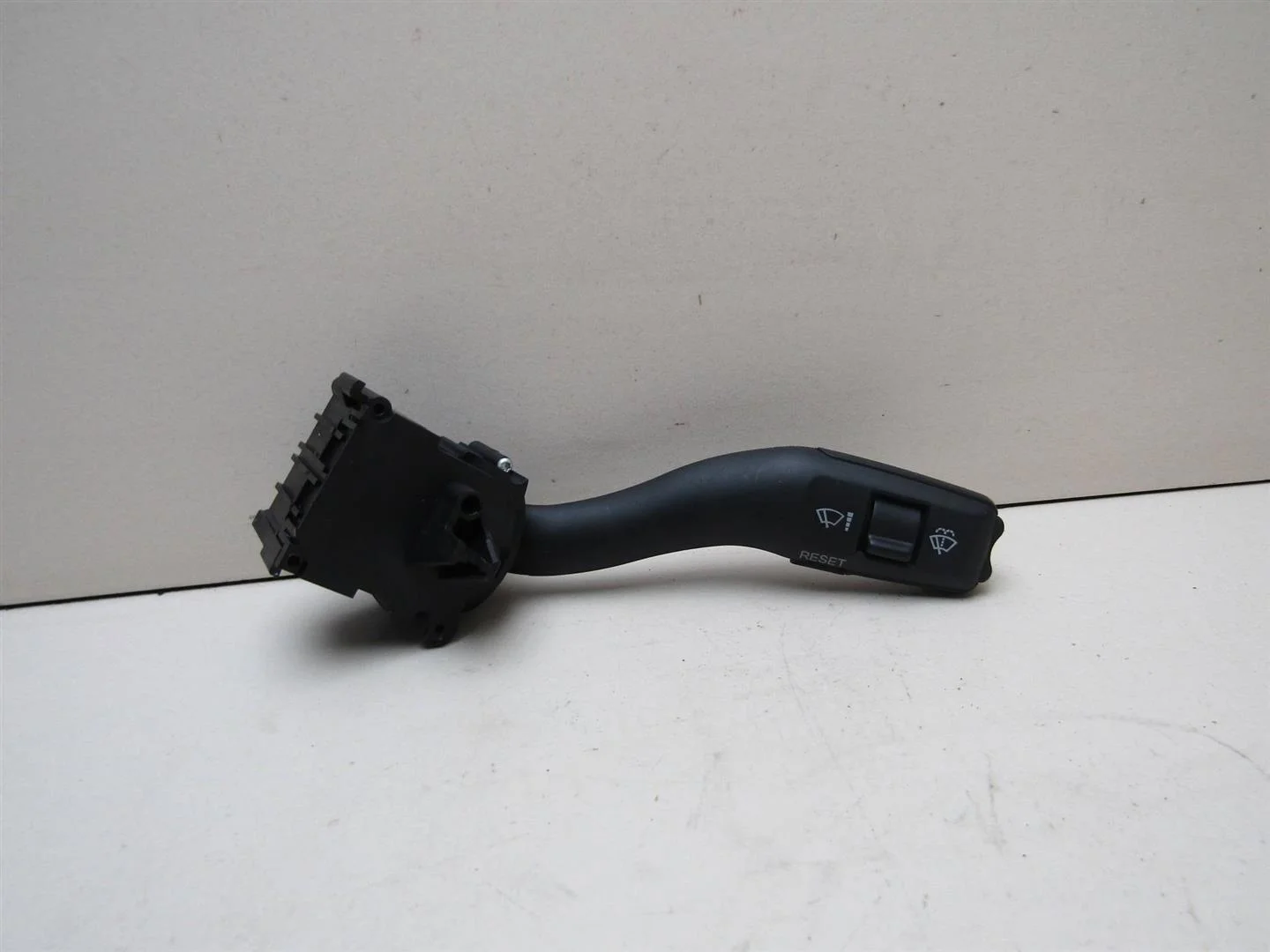Переключатель стеклоочистителей Audi A6 (C6,4F) 2005-2011  [4E0953503B]  в Вологде