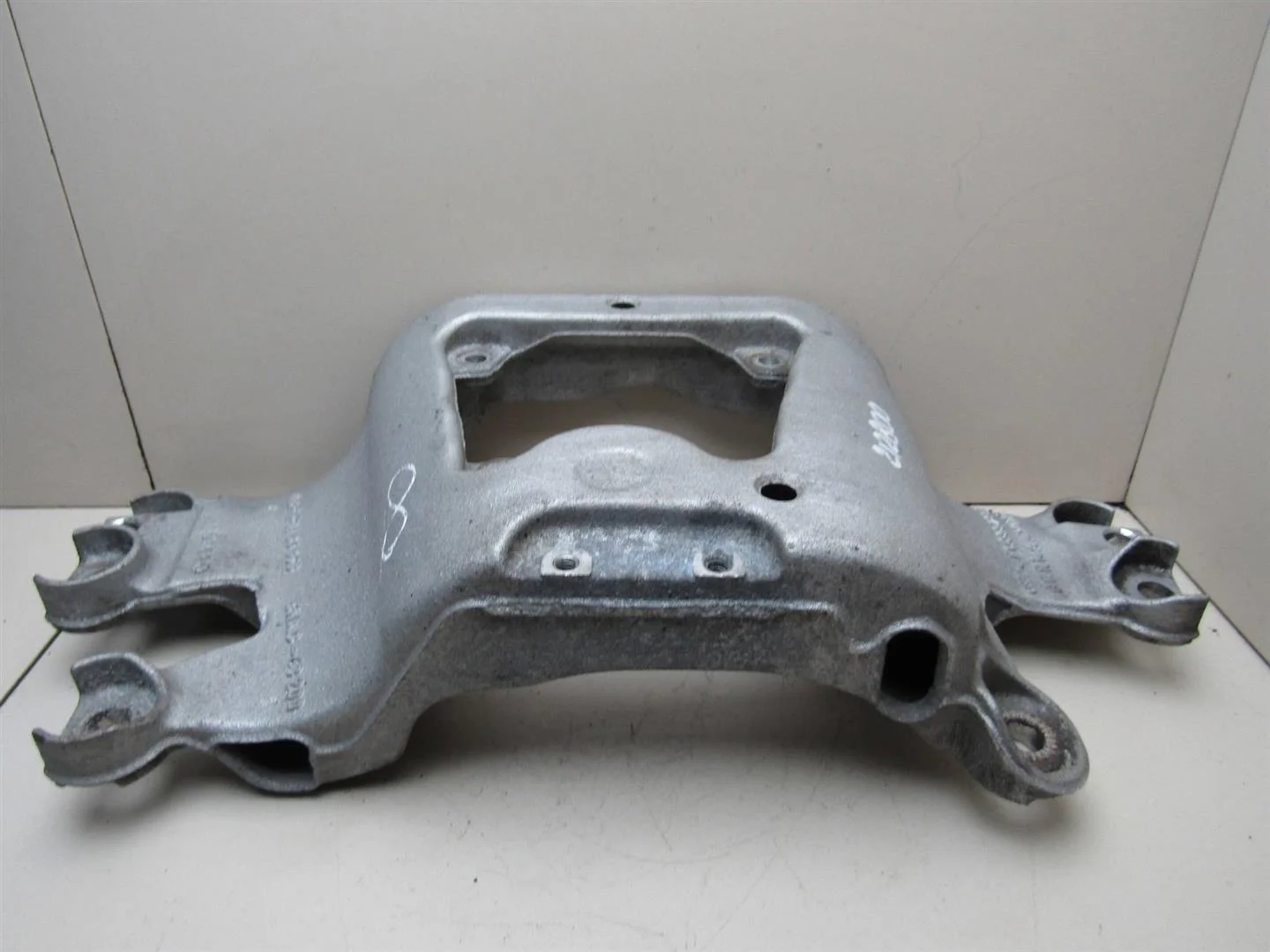 Кронштейн КПП Audi A6 (C6,4F) 2005-2011  [4F0399263K]  в Вологде