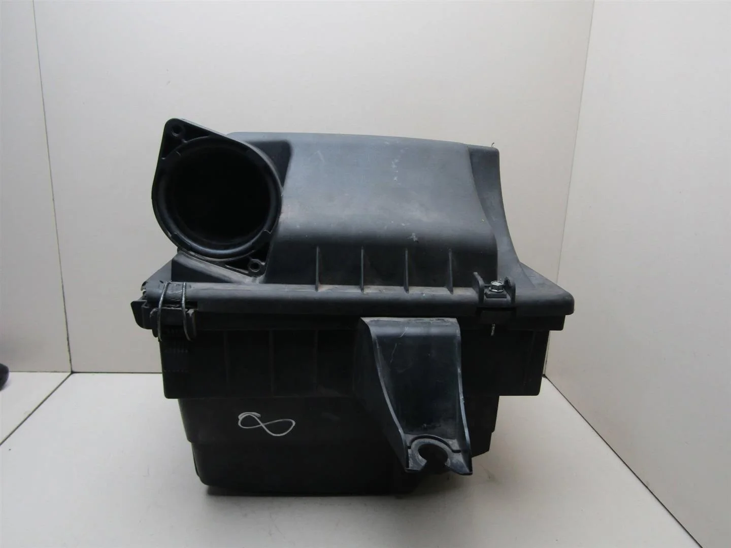 Корпус воздушного фильтра VW Transporter T4 1996-2003  [074129607M]  2.5 в Вологде