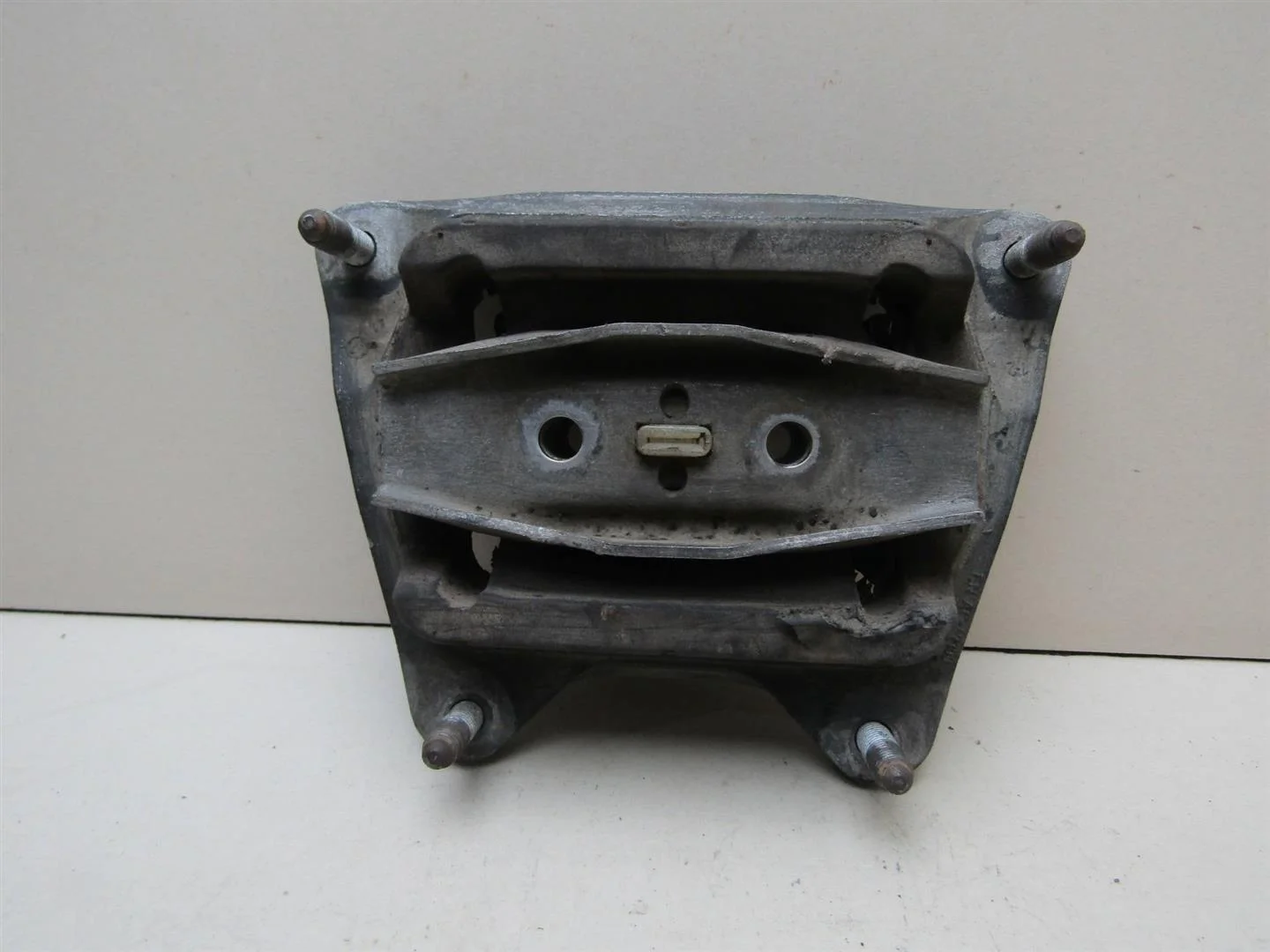 Опора КПП задняя Audi A6 (C6,4F) 2005-2011  [4F0399151AN]  в Вологде