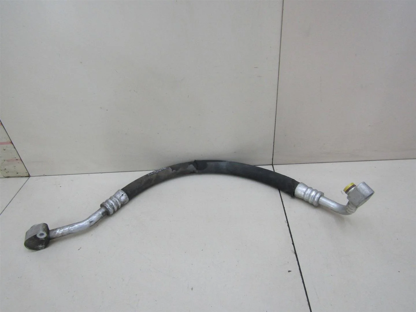 Трубка кондиционера Audi A6 (C6,4F) 2005-2011  [4F0260707L]  3.2 AUK в Вологде