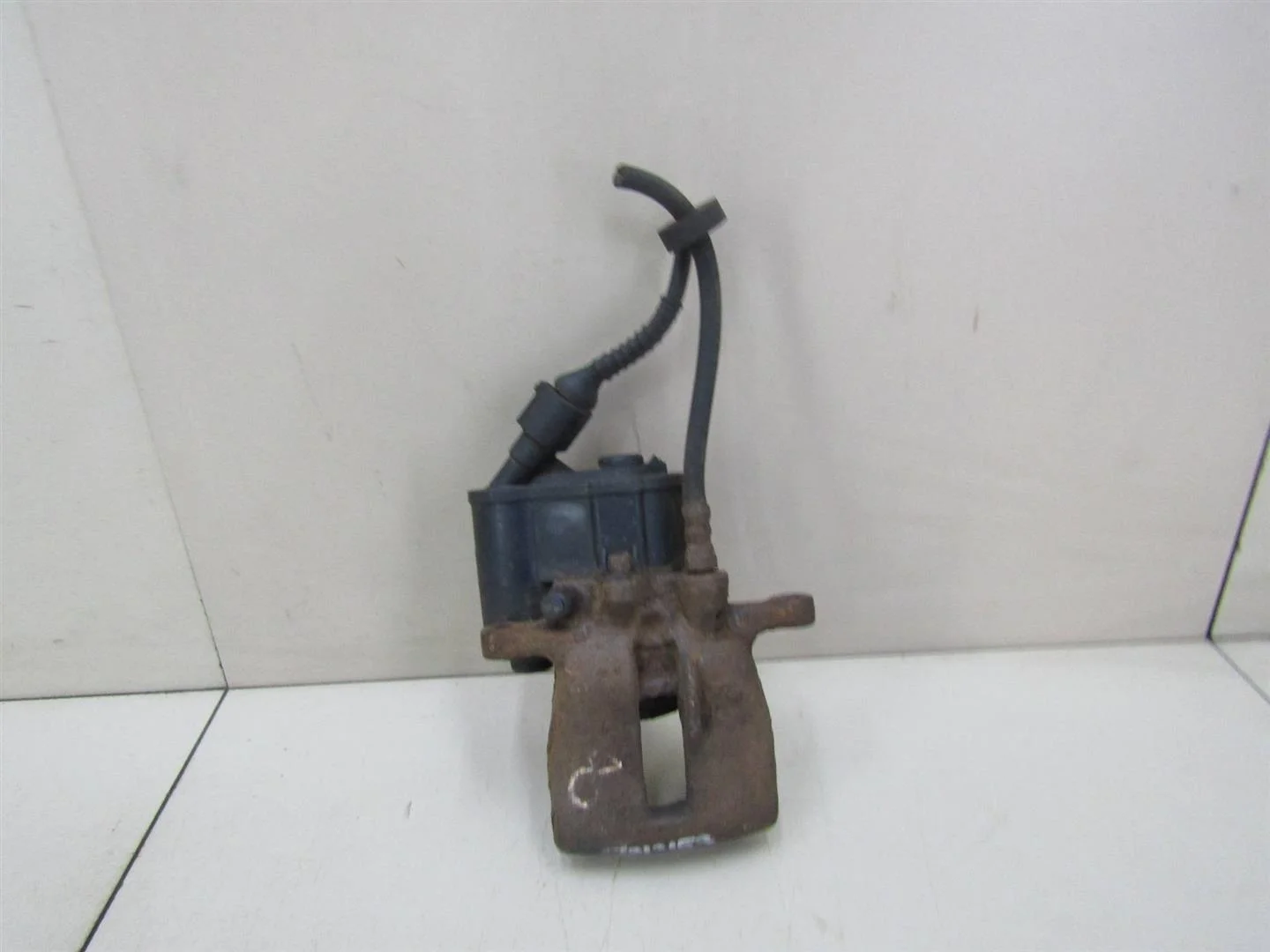 Суппорт задний левый Audi A6 (C6,4F) 2005-2011  [4F0615403A]  в Вологде