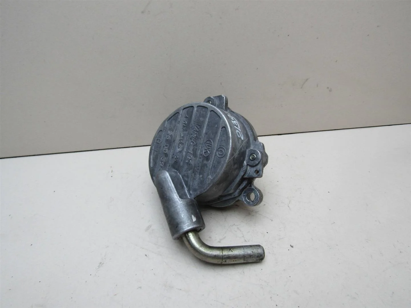 Насос вакуумный Mercedes Benz Vito (638) 1996-2003  [A6112300165]  2.2 CDI 611980 в Вологде