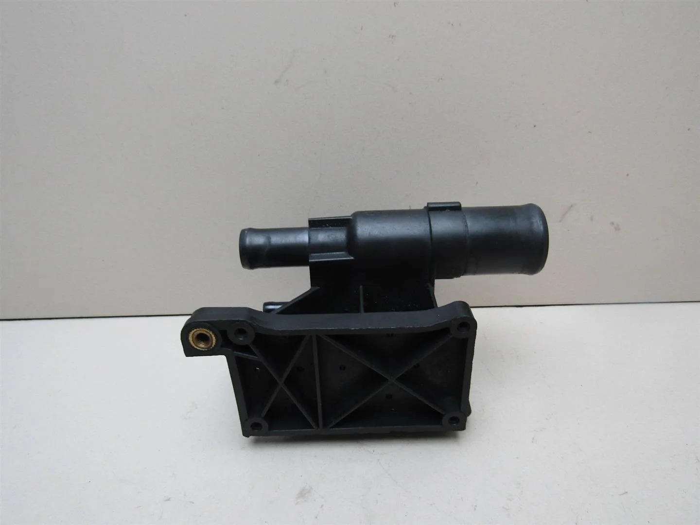 Фланец двигателя системы охлаждения Mazda Mazda 6 (GH) 2007-2012  [LF941517Z]  2.0L LF17 в Вологде