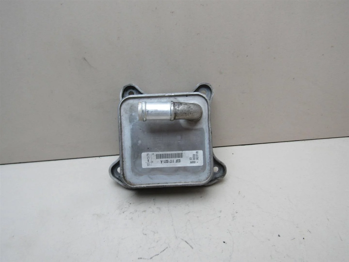 Радиатор масляный VW Caddy III 2004-2016  [03F117021A]  1.2 8V CBZB в Вологде